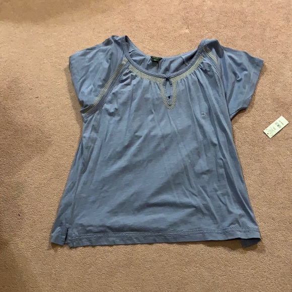 Never worn Eddie Bauer top - Picture 1 of 4